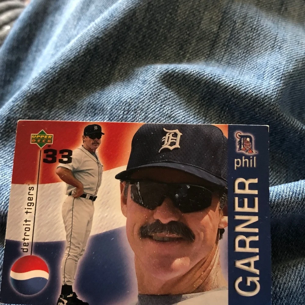 Phil Garner Detroit Tigers Baseball Card - Blue, White